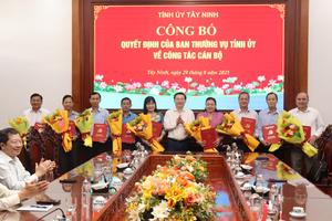 Tỉnh Tây Ninh công bố các quyết định về công tác cán bộ