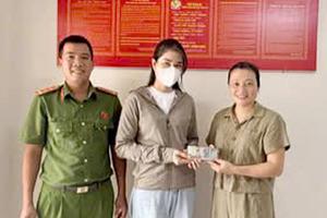 Thanh Hoá: Cô giáo nhặt được ví tiền tìm trả người đánh rơi