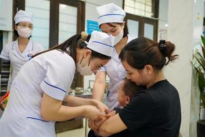 Bộ Y tế yêu cầu các tỉnh, thành phố có kế hoạch luân phiên, luân chuyển, điều động bác sĩ về trạm y tế xã