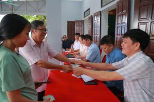 Gần 87% hộ dân tỉnh Ninh Bình đã nhận quà kỷ niệm 80 năm Quốc khánh 2/9