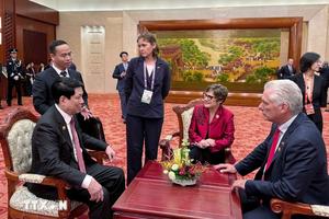 Chủ tịch nước gặp lãnh đạo các nước tại Lễ kỷ niệm chiến thắng phátxít