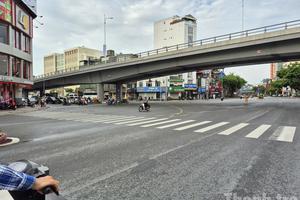 Cục Cảnh sát giao thông đề xuất tiếp tục phân làn đường, cấm xe tải ở làn sát giải phân cách tại Hà Nội