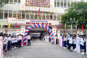 TP Hồ Chí Minh: Vui lễ khai giảng, không quên đồng bào bị thiên tai