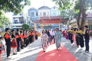 Lạng Sơn: Hơn 200.000 học sinh hân hoan tới trường