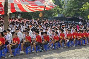 Sự đồng hành của phụ huynh trong ngày khai trường