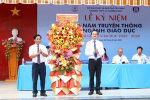 Chánh Thanh tra tỉnh Tây Ninh dự lễ khai giảng tại Trường THPT Lý Thường Kiệt