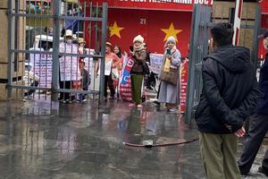 Gửi đơn không ngừng nghỉ: Khi quyền khiếu kiện bị lạm dụng