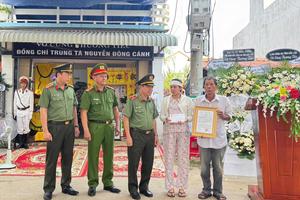 Công an tỉnh Đắk Lắk "biến đau thương thành hành động cách mạng", noi gương liệt sĩ Nguyễn Đông Cánh