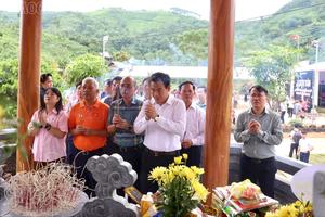 Lễ tưởng niệm xúc động tại Làng Nủ: Khắc ghi nỗi đau, dựng xây hy vọng