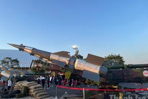 Hơn 3 triệu lượt khách tham quan khu trưng bày Bộ Quốc phòng tại Triển lãm Thành tựu đất nước