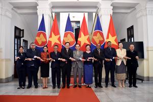 Quyền Bộ trưởng Ngoại giao Lê Hoài Trung: Việt Nam coi ASEAN là ưu tiên chiến lược