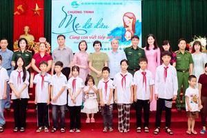 Phú Thọ: Hỗ trợ học bổng và quà trị giá hơn 1,1 tỷ đồng cho trẻ mồ côi