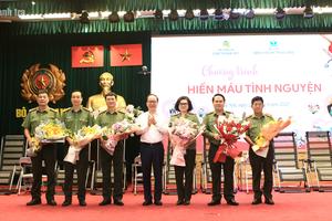 Hơn 150 cán bộ chiến sĩ thuộc Cụm thi đua số 7 hưởng ứng Chương trình Hiến máu tình nguyện