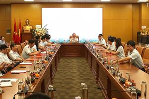 Chủ động nắm tình hình, báo cáo các vụ việc có dấu hiệu vi phạm pháp luật thuộc lĩnh vực quản lý