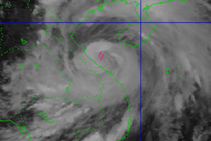 Bão số 10 di chuyển chậm lại gây mưa lớn, gió mạnh từ tối 28/9