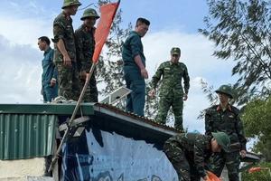 Thanh Hóa: Bộ Chỉ huy Quân sự tỉnh huy động hơn 2.000 cán bộ, chiến sĩ hỗ trợ người dân ứng phó bão số 10