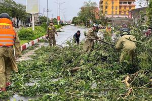 Hà Tĩnh huy động mọi nguồn lục khắc phục bão số 10