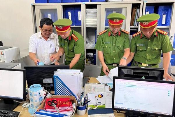 Khởi tố nguyên lãnh đạo Chi cục Thủy sản Thừa Thiên Huế (cũ)