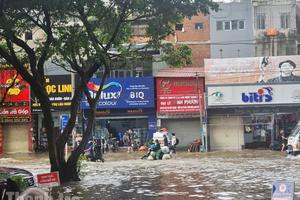 Hà Nội ngập úng diện rộng, vì sao?