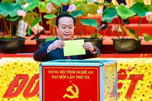 Bí thư Tỉnh ủy Nghệ An Nguyễn Đức Trung tái đắc cử
