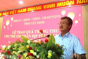 Chánh Thanh tra tỉnh Tây Ninh trao quà Trung thu cho thiếu nhi xã Tân Tây
