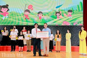 Ánh trăng sẻ chia: 45.000 phần quà Trung thu Tân Hiệp Phát trao gửi yêu thương