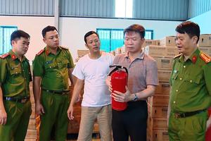Công an tỉnh Phú Thọ khởi tố, bắt tạm giam giám đốc công ty sản xuất hàng triệu bình chữa cháy giả