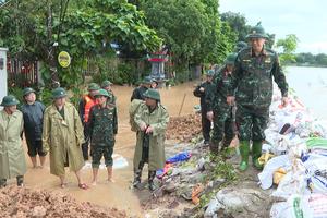 Hàng nghìn cán bộ, chiến sĩ Quân khu 1 "sát cánh" cùng Nhân dân khắc phục hậu quả bão số 11