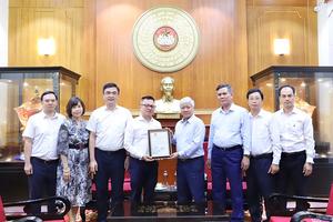 Niêm yết danh sách hỗ trợ tại thôn để Nhân dân cùng giám sát