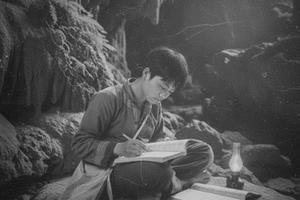 Kỳ 1: Tuổi thơ gian khó và khát vọng tri thức