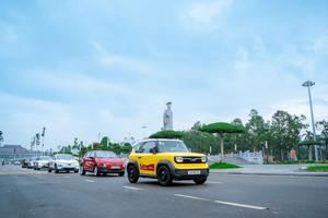 “Ngày hội Thu xăng đổi điện”: Nhiều khách hàng đến xem thử nhưng lái xe thật về nhà