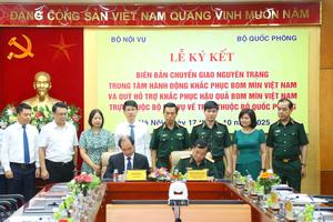Bộ Nội vụ chuyển giao Trung tâm Hành động khắc phục bom mìn Việt Nam và Quỹ về Bộ Quốc phòng