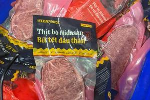 Hà Nội: Phát hiện cơ sở 'phù phép' thịt trâu thành bò cao cấp, thu giữ hơn 80 tấn tang vật