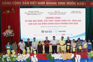 Tư vấn sức khỏe và cấp phát thuốc miễn phí cho hơn 1.000 người dân ở Hưng Yên