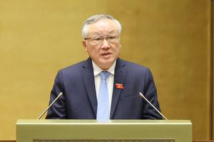 Không né tránh, Chính phủ đã tập trung xử lý dứt điểm các ngân hàng yếu kém, dự án thua lỗ