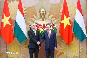 Chủ tịch Quốc hội Trần Thanh Mẫn hội đàm với Chủ tịch Quốc hội Hungary Kover Laszlo