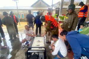 Công an TP Huế và “trạm sạc 0 đồng” giữa vùng lũ