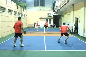 Khẩn trương, nghiêm túc, nhưng cũng rất hứng khởi, hăng say