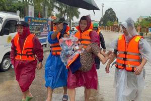 Công an Đà Nẵng khắc phục hậu quả mưa lũ theo “mệnh lệnh từ trái tim”