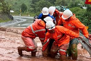 Đã khôi phục cấp điện cho hơn 85% khách hàng bị ảnh hưởng do mưa lũ