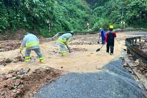 Thành ủy Huế yêu cầu triển khai cấp bách các biện pháp ứng phó với bão số 13 (Kalmaegi)