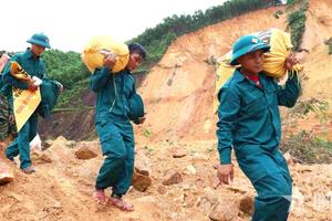 Quân đội tập trung khắc phục nhanh hậu quả mưa lũ