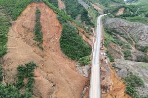 Cao tốc phía Đông đoạn La Sơn - Hoà Liên đã xử lý xong 13/16 điểm sạt lở