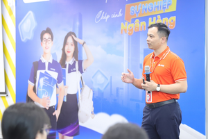 Trải nghiệm nghiệp vụ: Khoảng cách từ giảng đường đến nhà băng