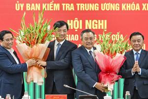 Bàn giao công tác của Chủ nhiệm Ủy ban Kiểm tra Trung ương