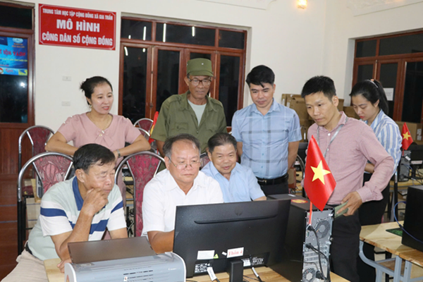 Ninh Bình: Phát huy vai trò tiên phong của đảng viên trong học tập và ứng dụng kỹ năng số