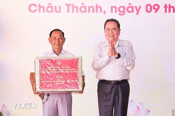 Chủ tịch Quốc hội Trần Thanh Mẫn dự Ngày hội đại đoàn kết dân tộc ở Cần Thơ