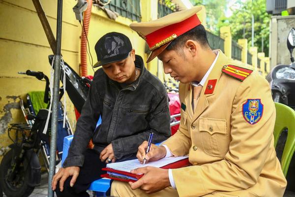 Học sinh vi phạm trật tự an toàn giao thông: Trách nhiệm của ai?