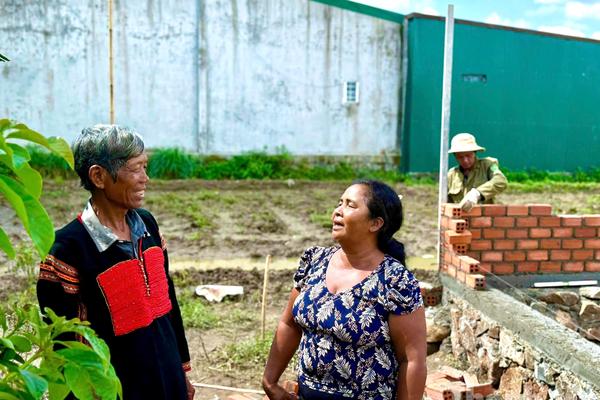 Người có uy tín Y Blia Mlô ở Ea Na - Khéo vận lòng dân, giữ bình yên buôn làng