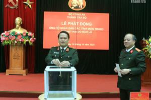 Thanh tra Bộ Công an ủng hộ Nhân dân các tỉnh miền Trung bị thiệt hại do bão lũ 500 triệu đồng